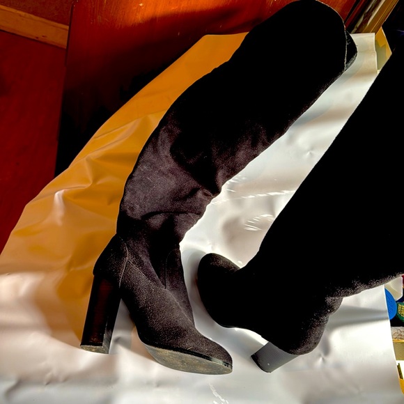 Black thigh high boots
(Wide calf friendly) - Picture 1 of 4